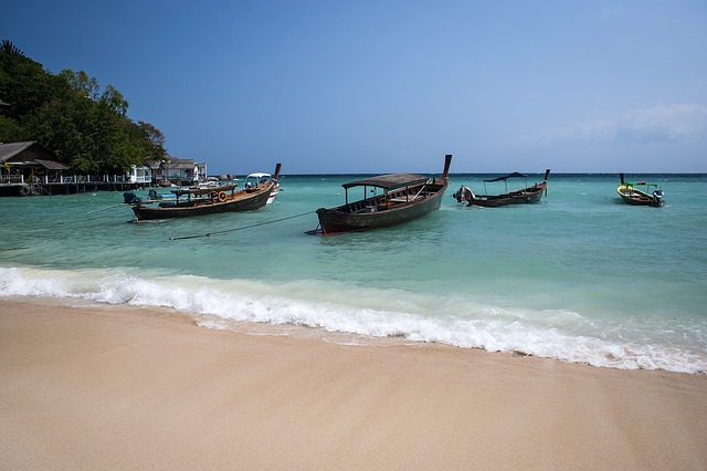 Koh Tao Beach Boats